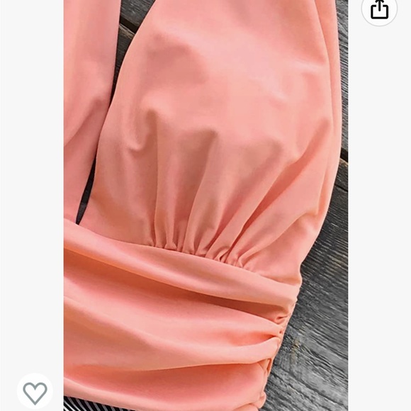 Cupshe. Deep plunge, backless one piece with ruched bottom. NWOT - Picture 8 of 9